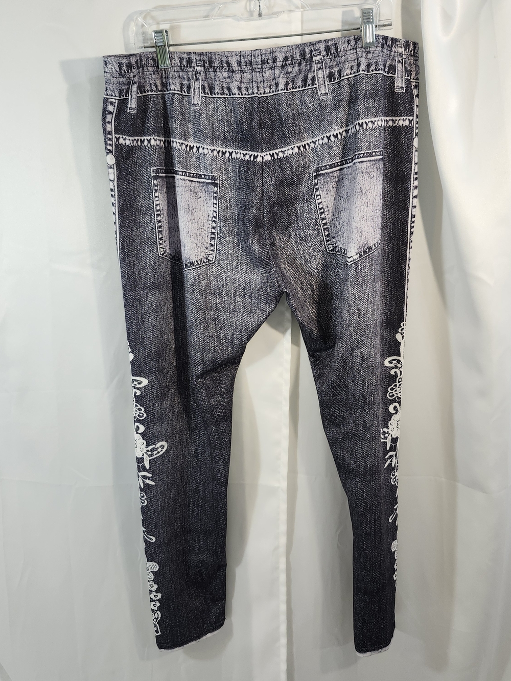 Women's Black Washed Floral-Print Leggings - Picture 2 of 9
